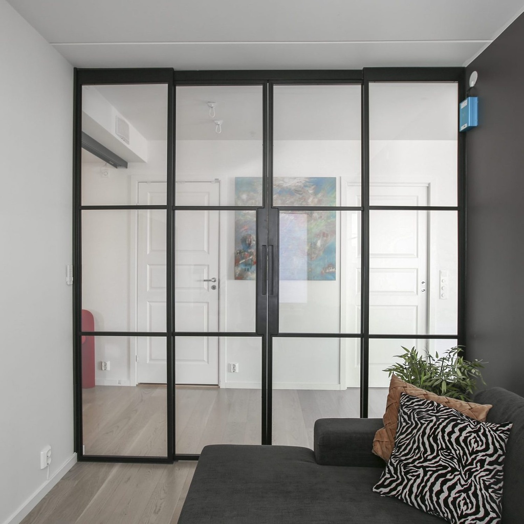 Stumdomos durys su fiksuotomis sienelėmis (2100×2400×40 mm)